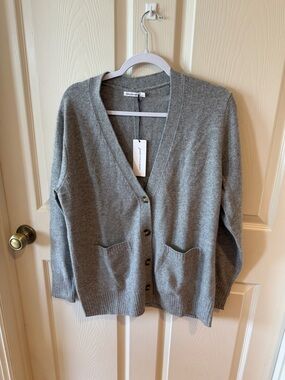 Unsubscribed Women's Gray V-Neck Button Cardigan Sweater Sz S.  NWT. Box38